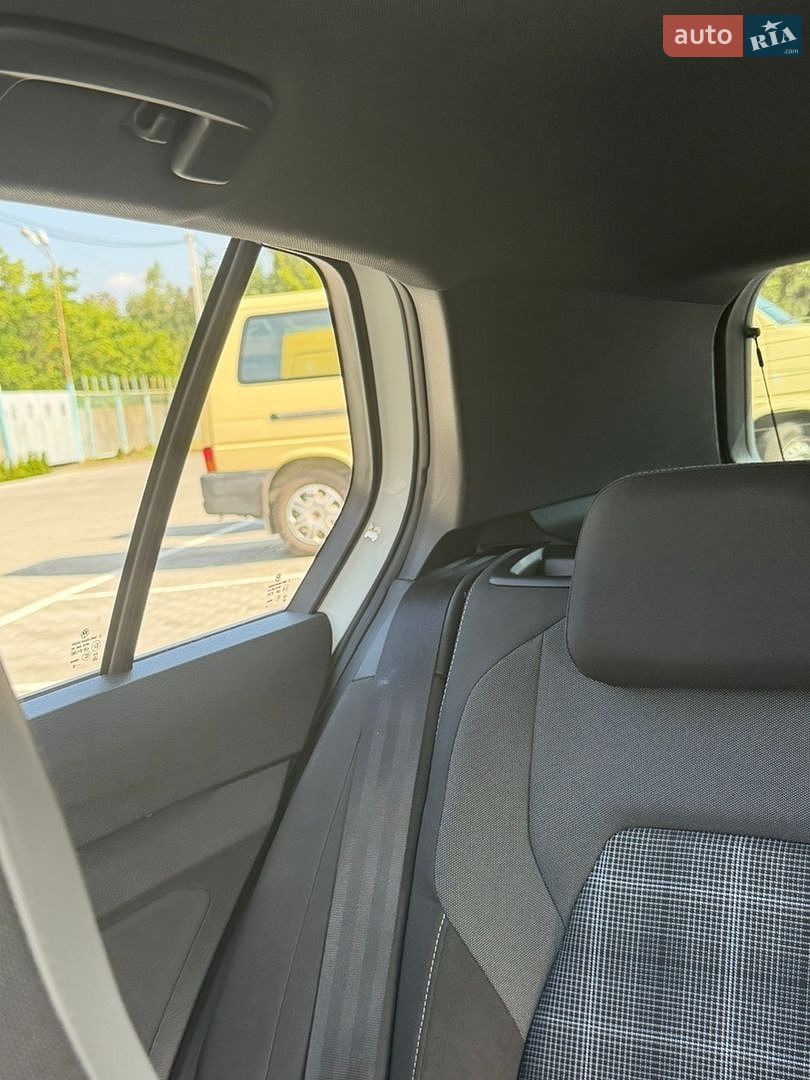 Volkswagen Golf 2022 VIN WVWZZZCDZNW021906 фото оголошення 24 з 31