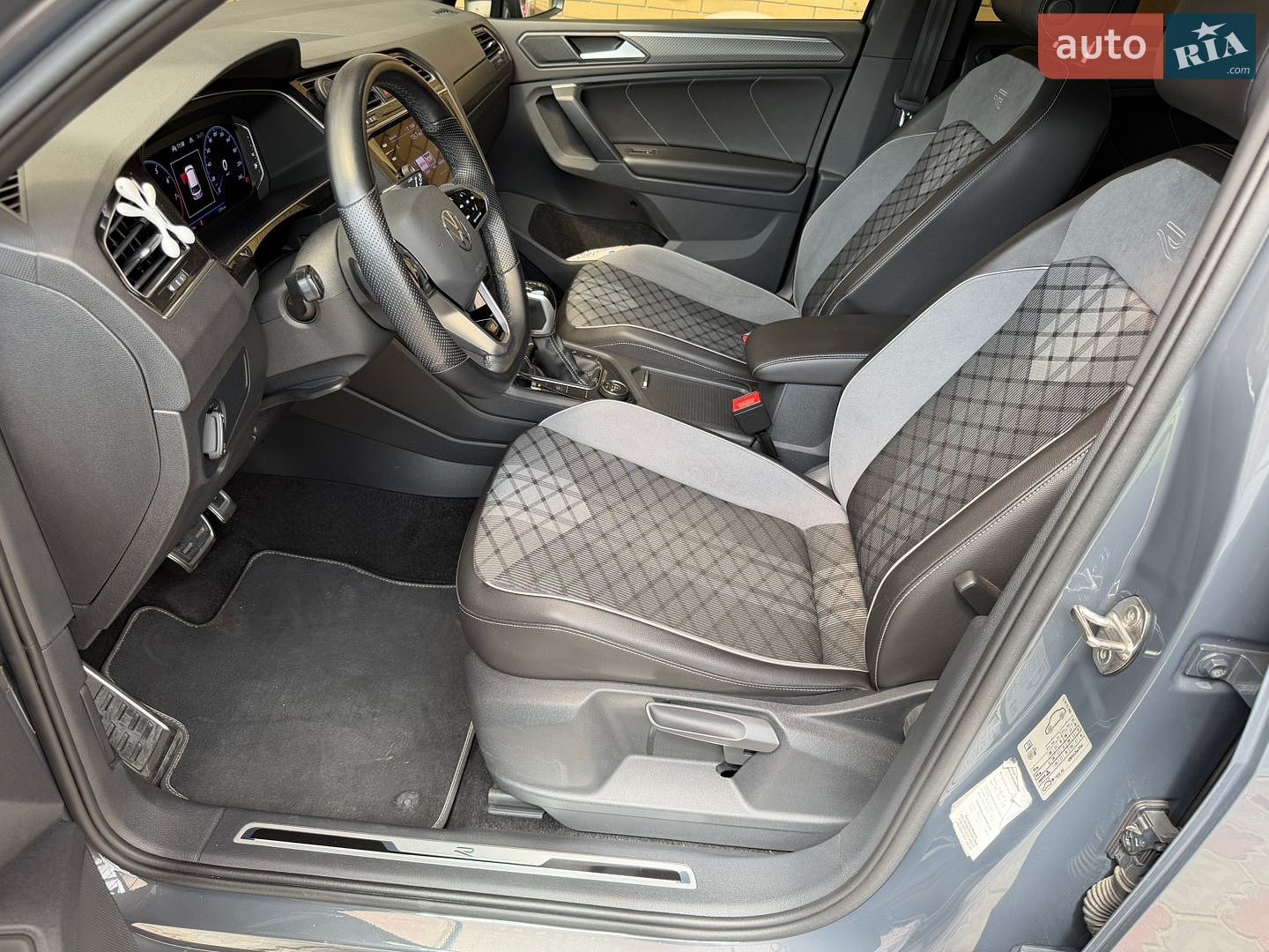 Volkswagen Tiguan 2023 VIN WVGZZZ5N9PW517788 фото оголошення 17 з 30