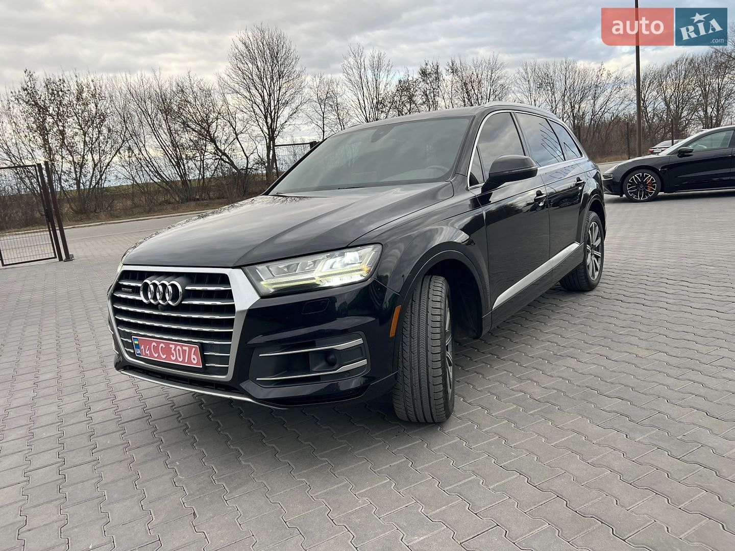 Audi Q7 2016 VIN WA1LAAF78HD037638 фото оголошення 2 з 23
