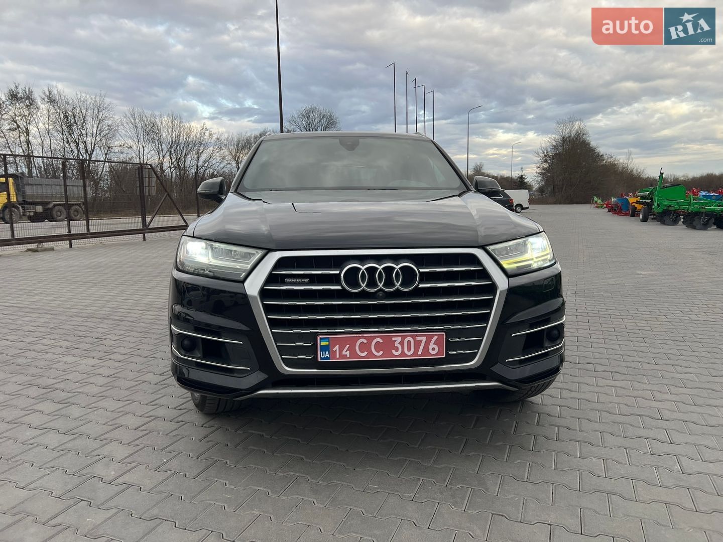 Audi Q7 2016 VIN WA1LAAF78HD037638 фото оголошення 5 з 23
