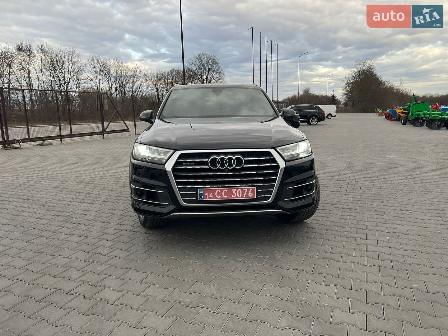 Audi Q7 2016 VIN WA1LAAF78HD037638 фото оголошення 4 з 23