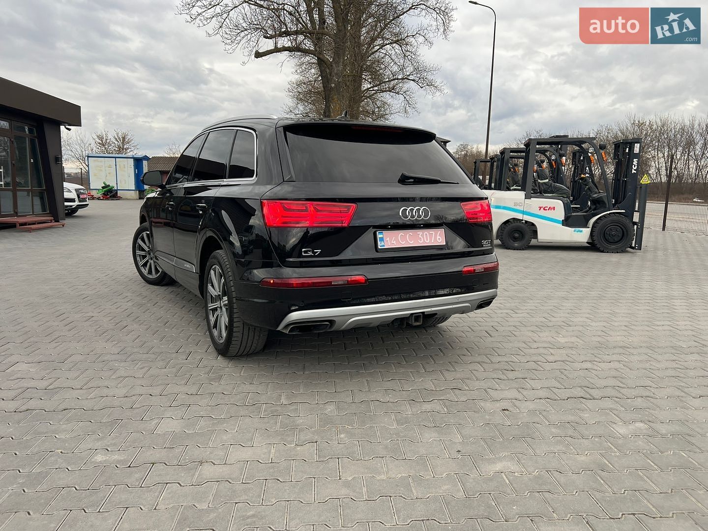 Audi Q7 2016 VIN WA1LAAF78HD037638 фото оголошення 7 з 23
