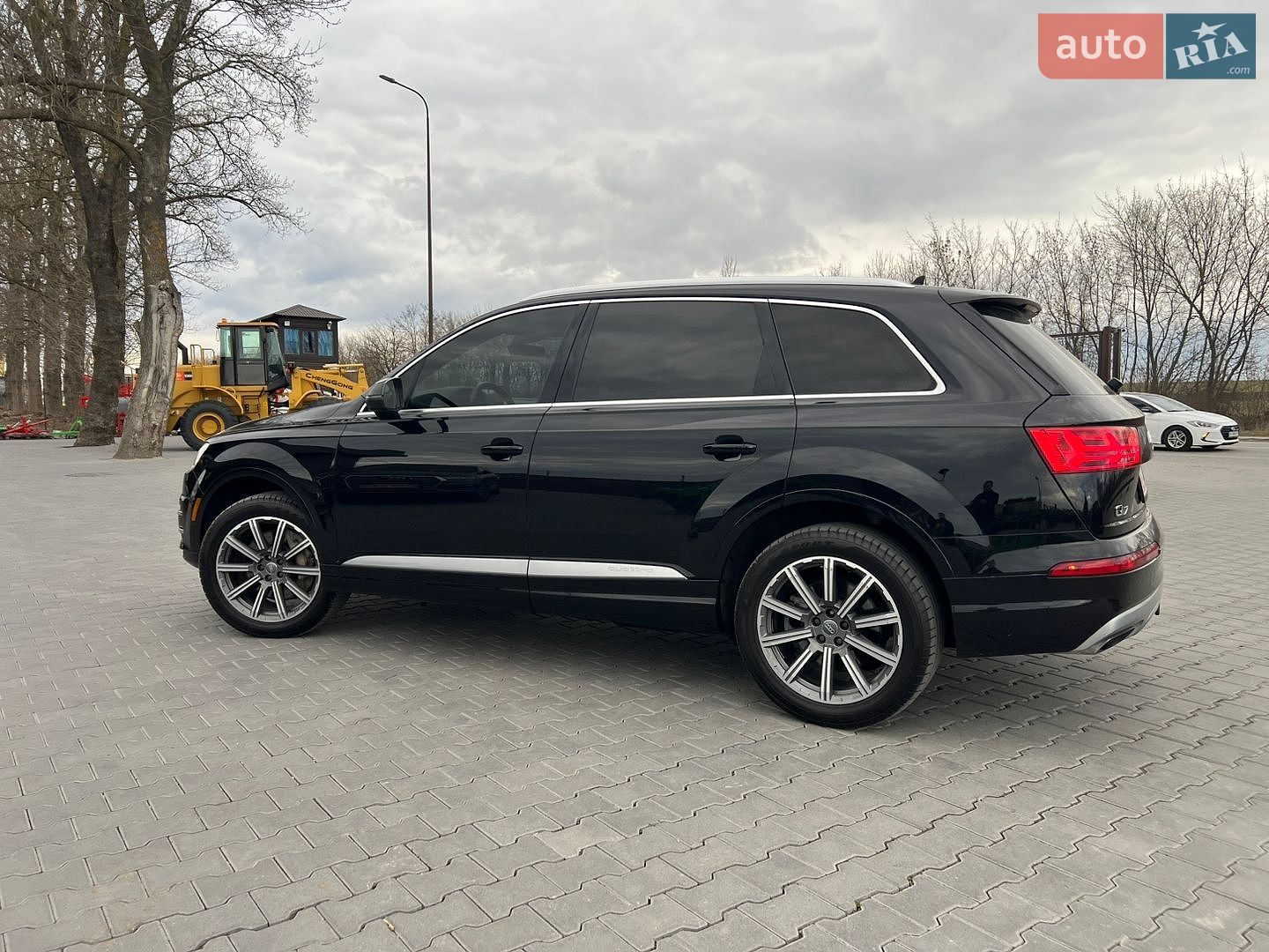 Audi Q7 2016 VIN WA1LAAF78HD037638 фото оголошення 10 з 23