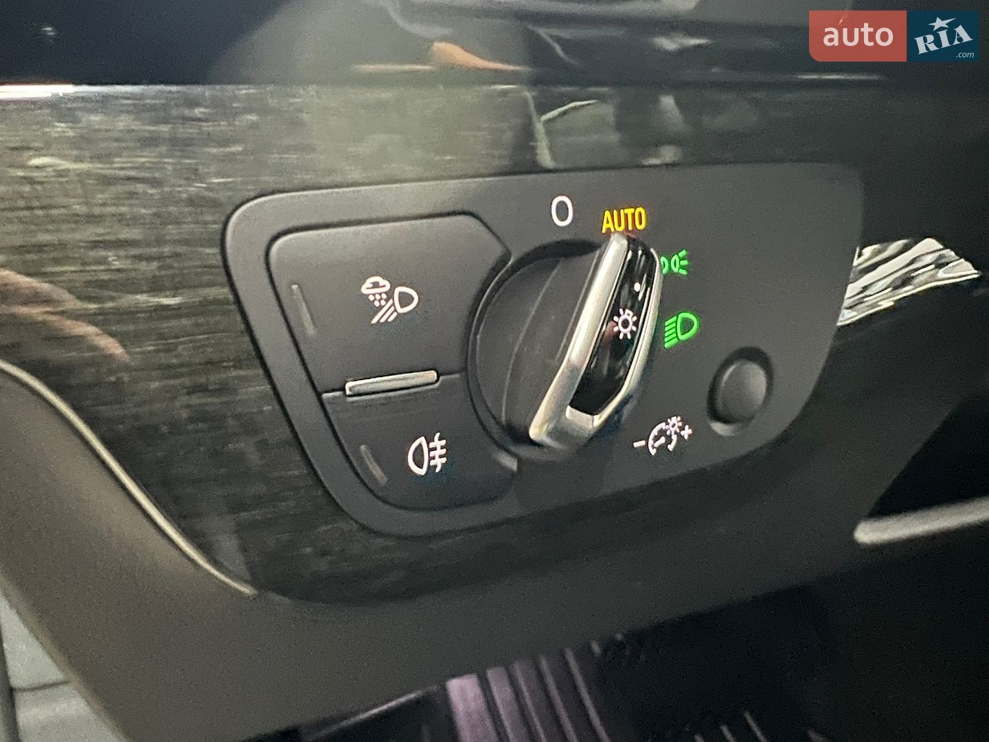 Audi Q7 2016 VIN WA1LAAF78HD037638 фото оголошення 17 з 23