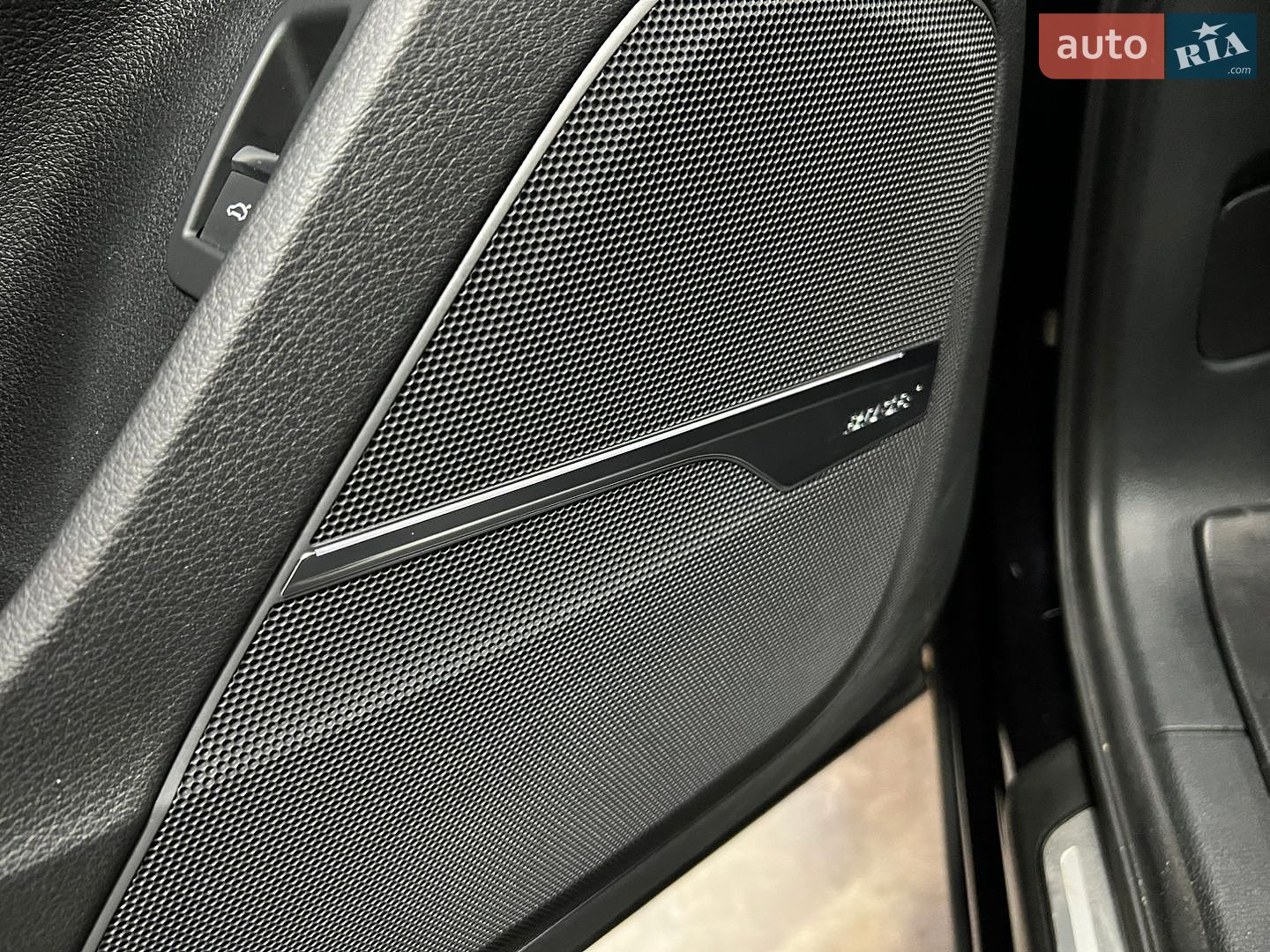 Audi Q7 2016 VIN WA1LAAF78HD037638 фото оголошення 20 з 23