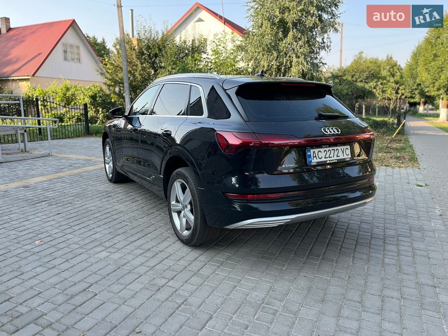 Audi e-tron 2019 VIN WAUZZZGE3LB014239 фото оголошення 4 з 30