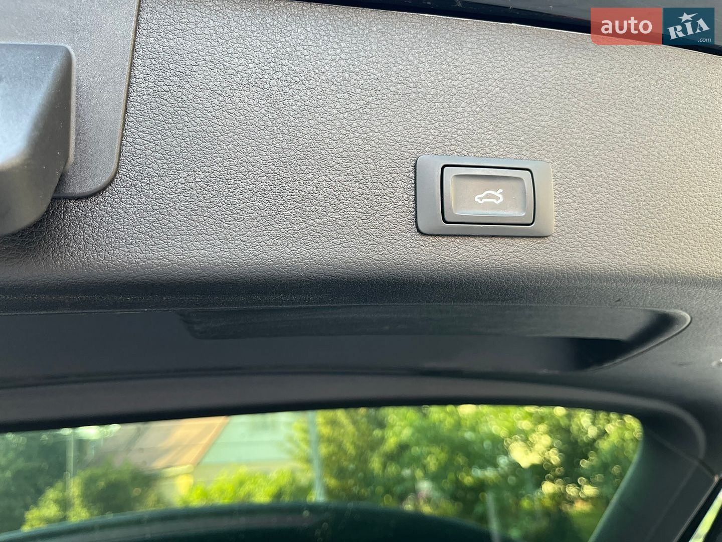 Audi e-tron 2019 VIN WAUZZZGE3LB014239 фото оголошення 15 з 30