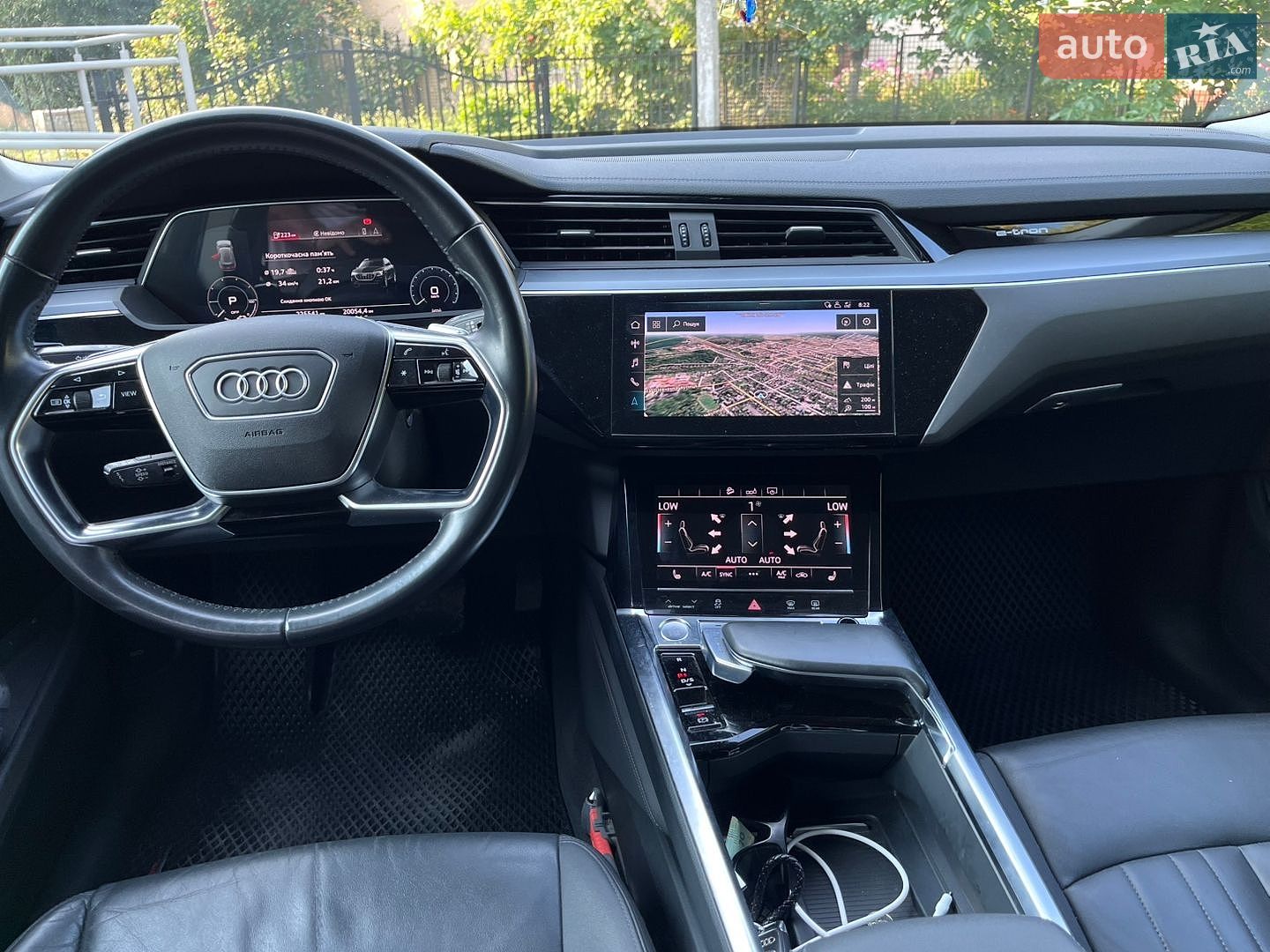 Audi e-tron 2019 VIN WAUZZZGE3LB014239 фото оголошення 18 з 30