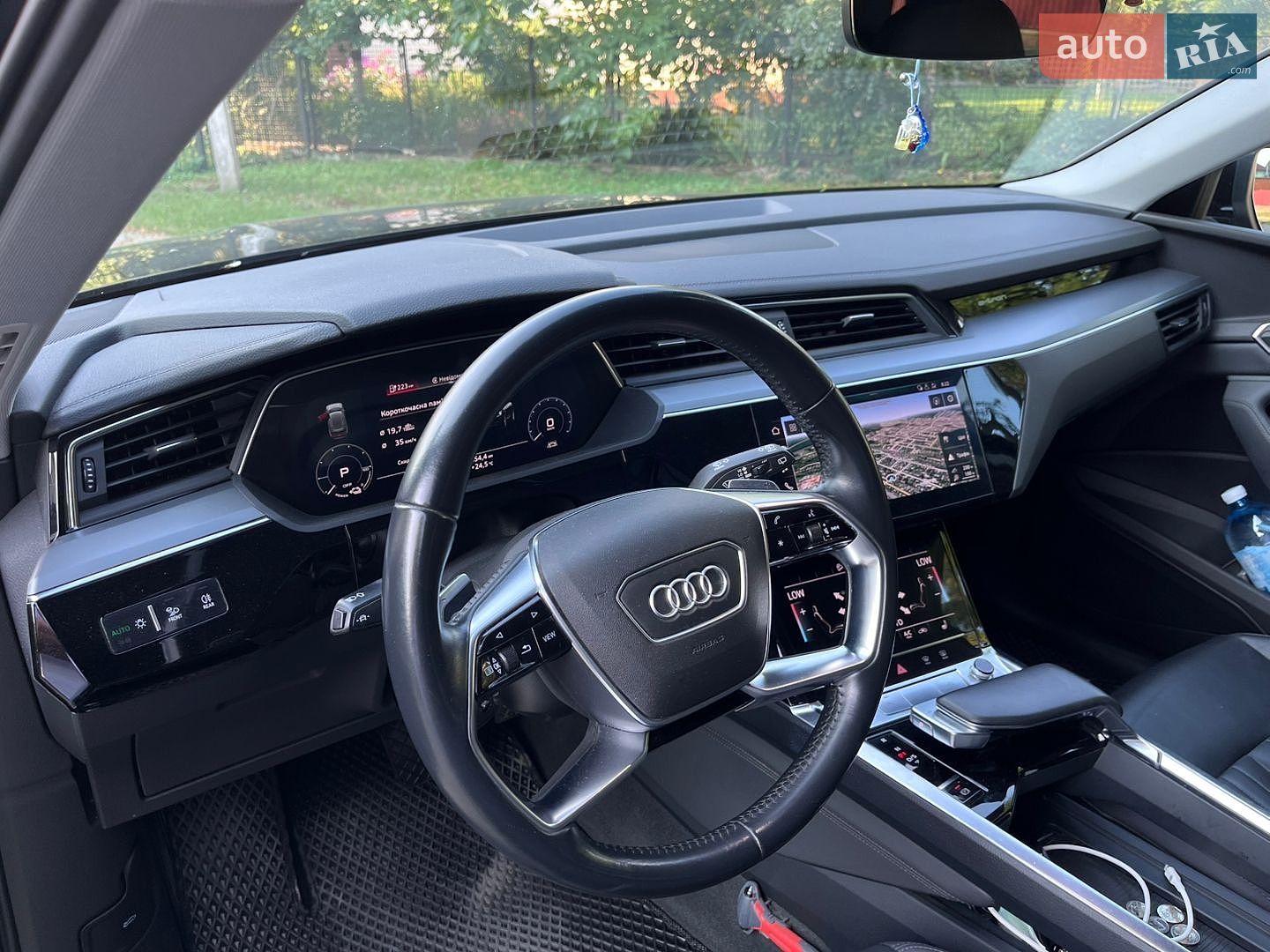 Audi e-tron 2019 VIN WAUZZZGE3LB014239 фото оголошення 17 з 30