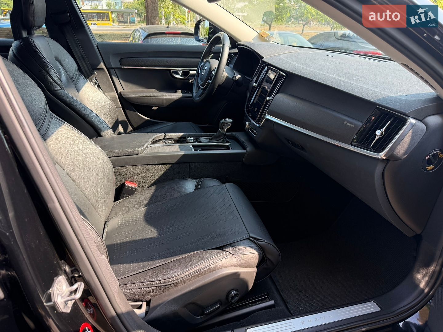Volvo V90 Cross Country 2018 VIN YV1PZ25TCK1076503 фото оголошення 24 з 33