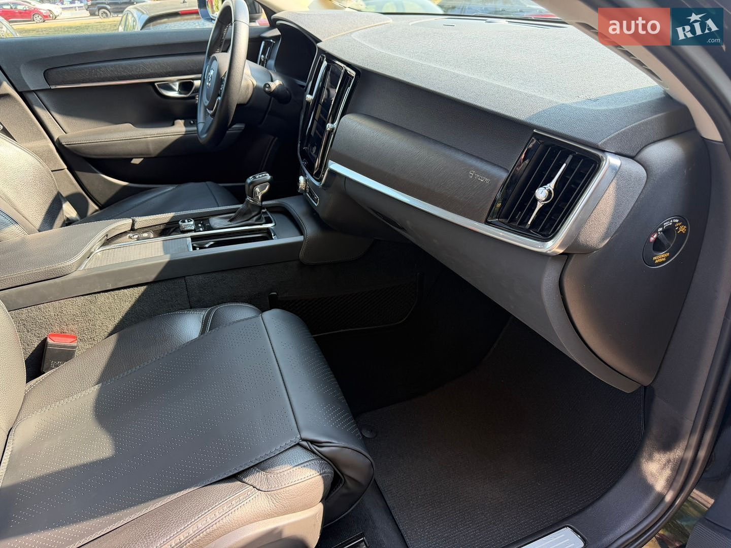 Volvo V90 Cross Country 2018 VIN YV1PZ25TCK1076503 фото оголошення 26 з 33