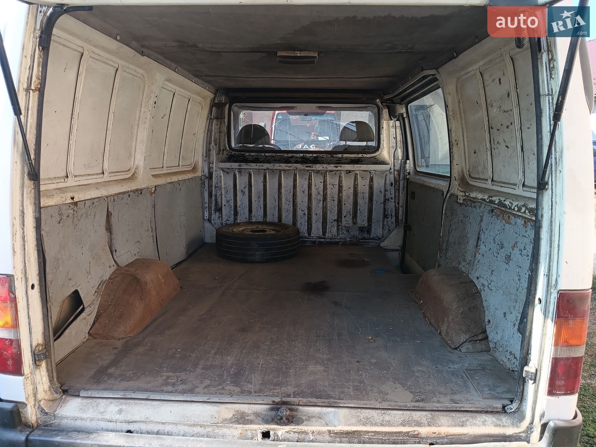 Ford Transit 1998 VIN WF0LXXGBVLWA23135 фото оголошення 4 з 7