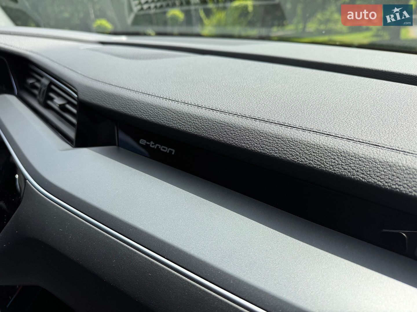 Audi e-tron 2022 VIN WAUZZZGE7NB034187 фото оголошення 28 з 66