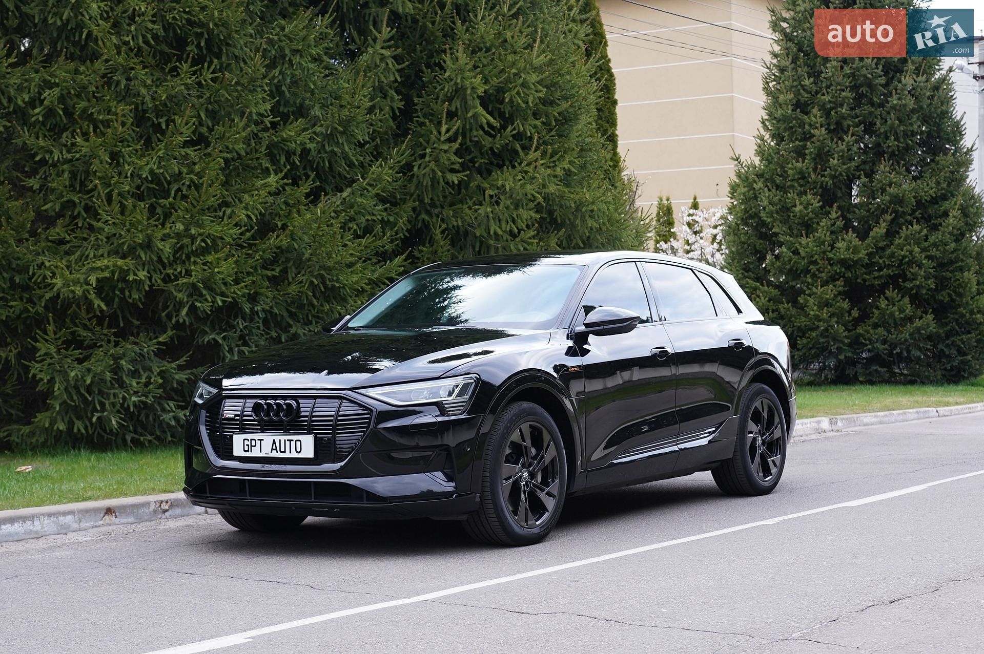 Audi e-tron 2022 VIN WAUZZZGE4NB033207 фото оголошення 2 з 31
