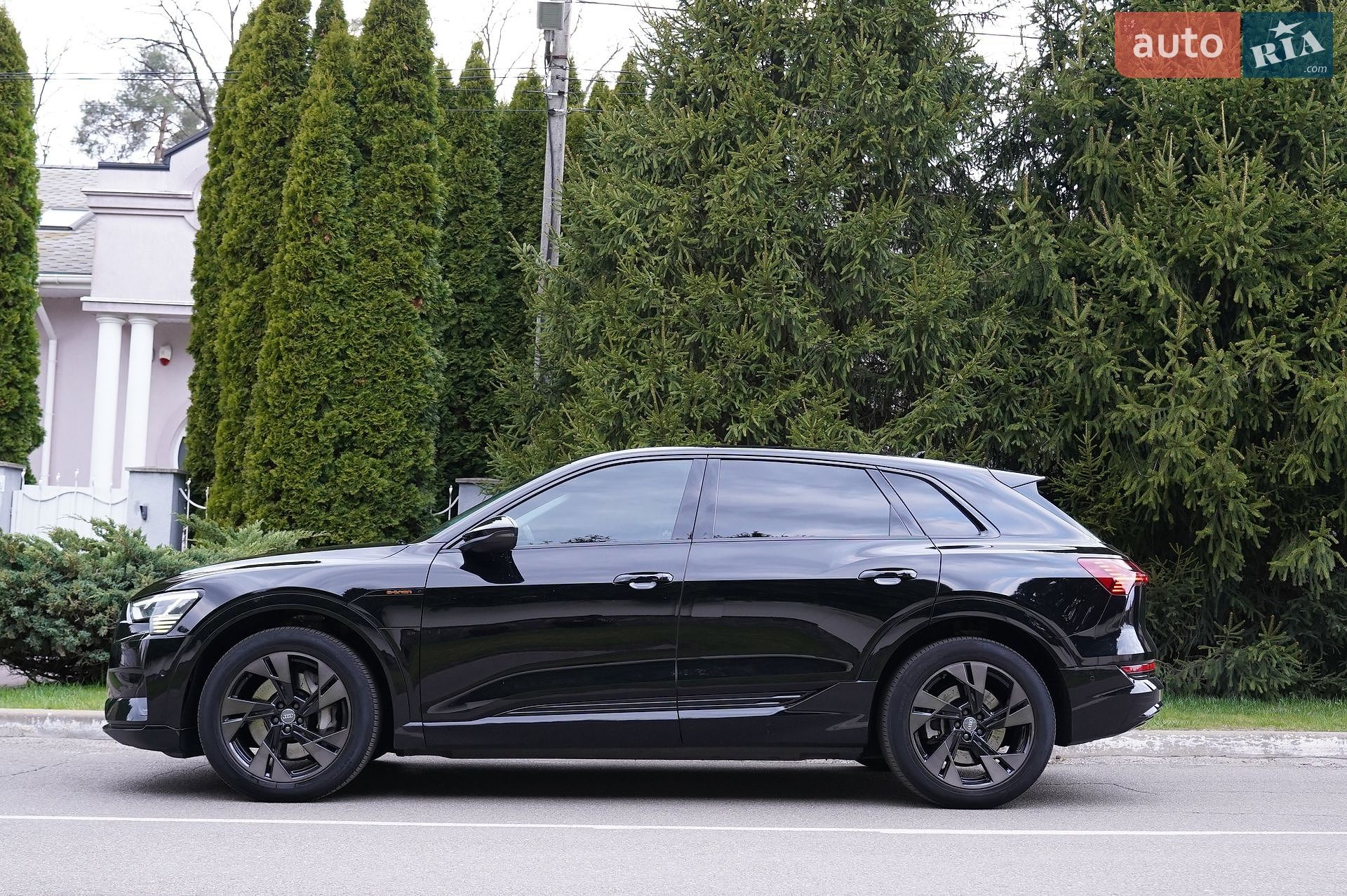 Audi e-tron 2022 VIN WAUZZZGE4NB033207 фото оголошення 4 з 31