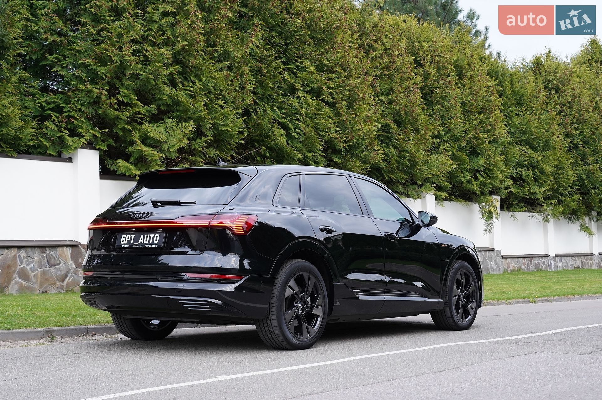 Audi e-tron 2022 VIN WAUZZZGE4NB033207 фото оголошення 10 з 31