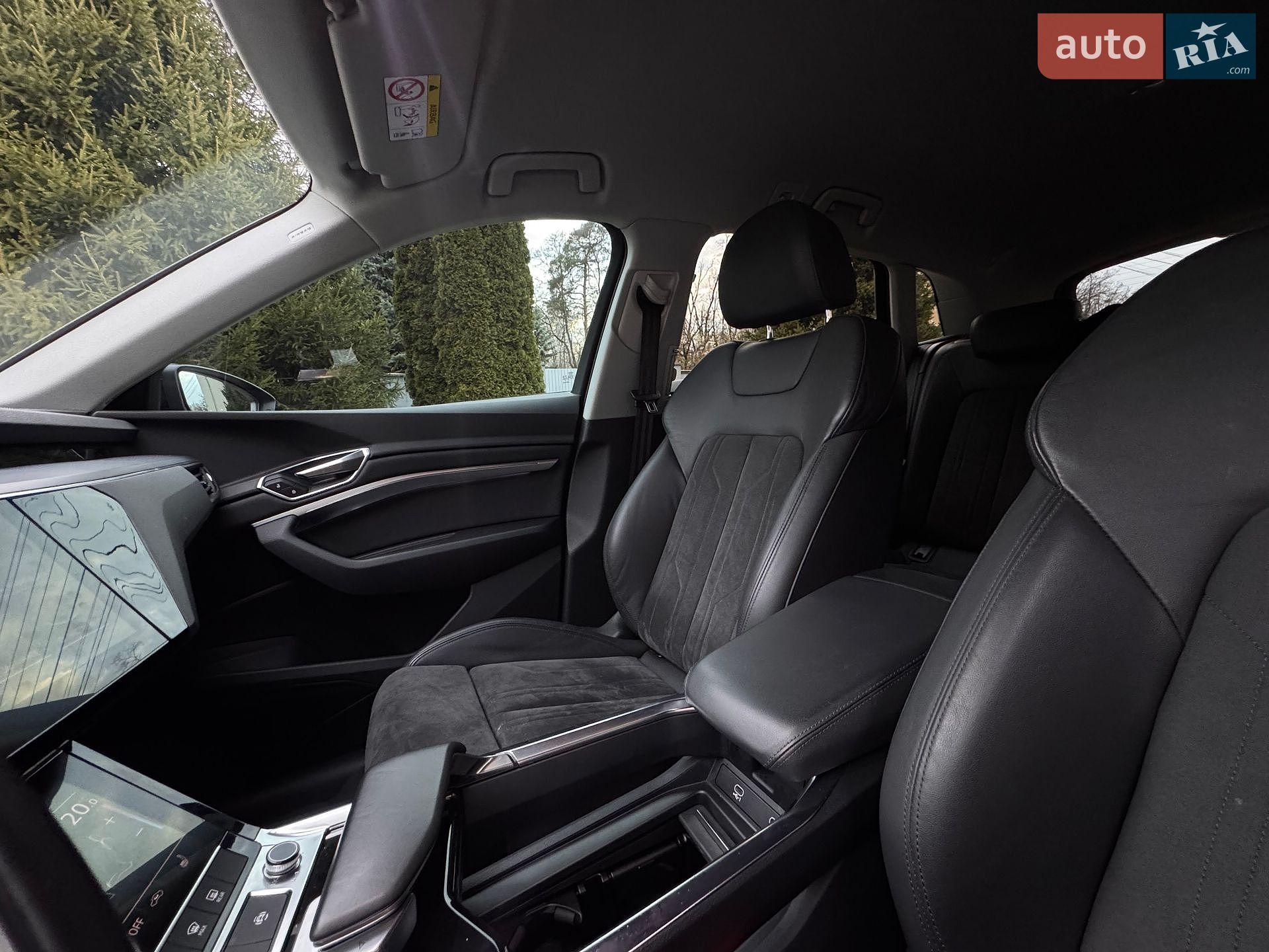 Audi e-tron 2022 VIN WAUZZZGE4NB033207 фото оголошення 18 з 31