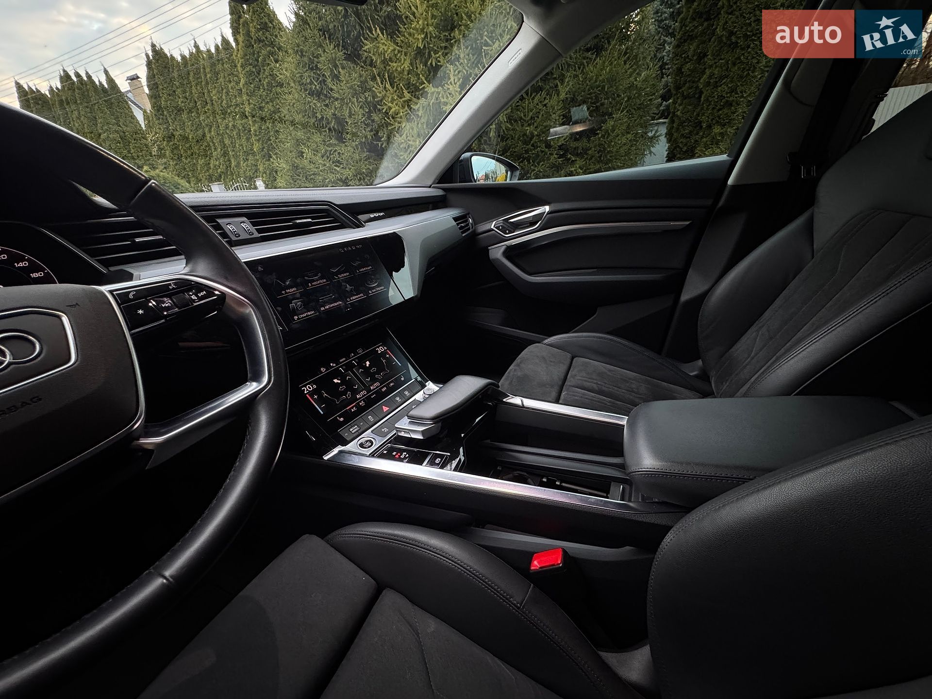 Audi e-tron 2022 VIN WAUZZZGE4NB033207 фото оголошення 19 з 31