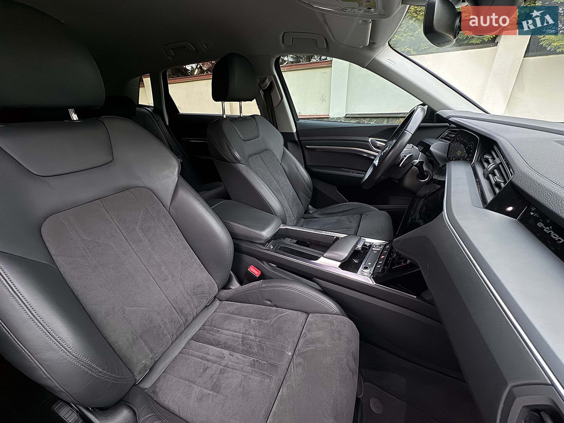Audi e-tron 2022 VIN WAUZZZGE4NB033207 фото оголошення 21 з 31