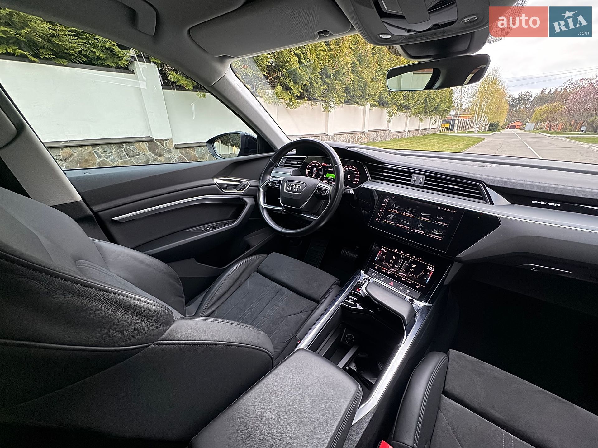 Audi e-tron 2022 VIN WAUZZZGE4NB033207 фото оголошення 23 з 31