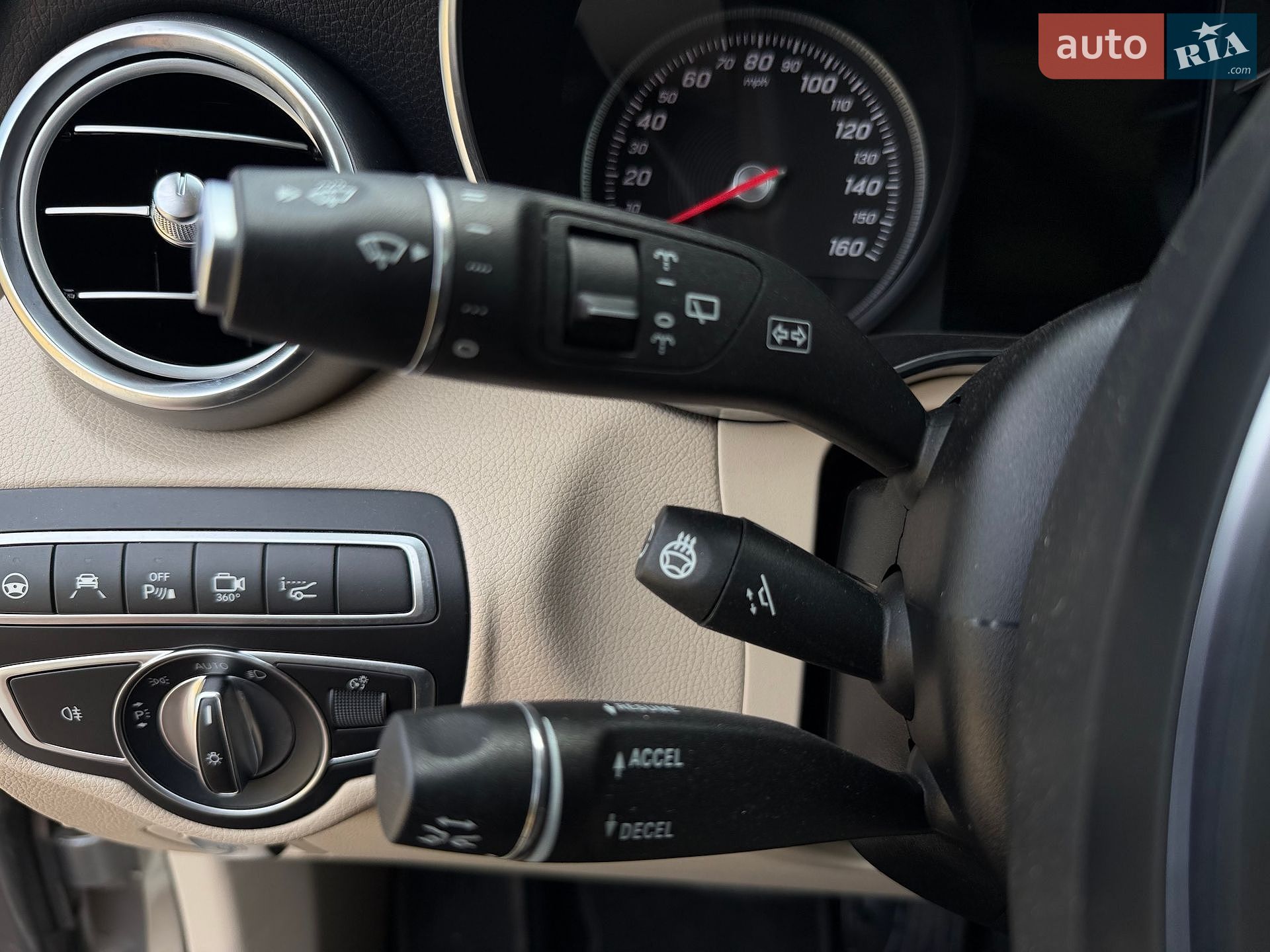 Mercedes-Benz GLC-Class 2019 VIN WDC0G4KB4KF563029 фото оголошення 45 з 53