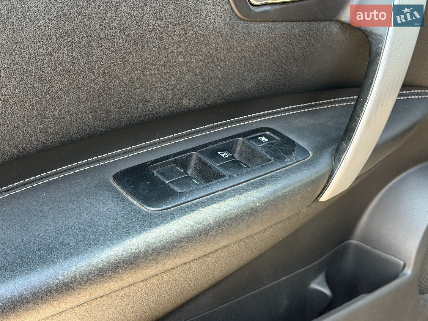 Nissan Qashqai 2008 VIN SJNFBAJ10U1313217 фото оголошення 16 з 27