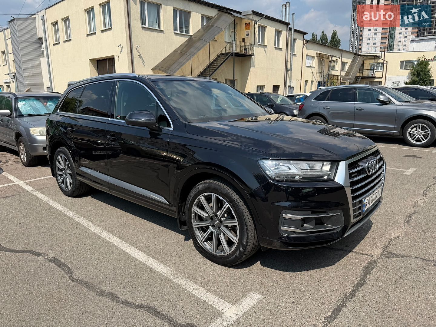 Audi Q7 2017 VIN WA1VAAF79JD017624 фото оголошення 5 з 23