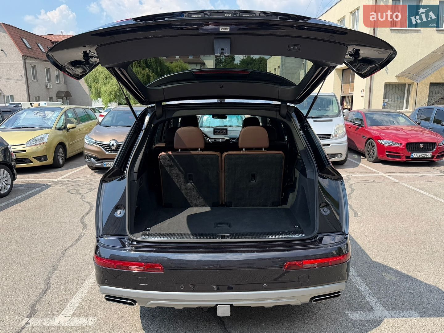 Audi Q7 2017 VIN WA1VAAF79JD017624 фото оголошення 11 з 23