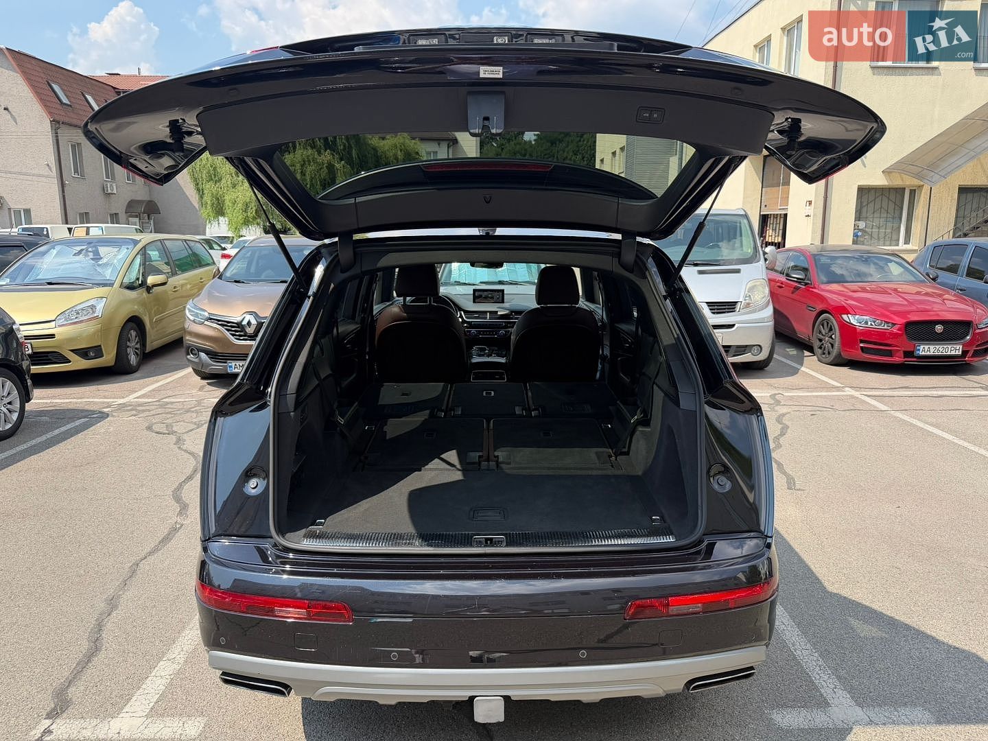Audi Q7 2017 VIN WA1VAAF79JD017624 фото оголошення 12 з 23