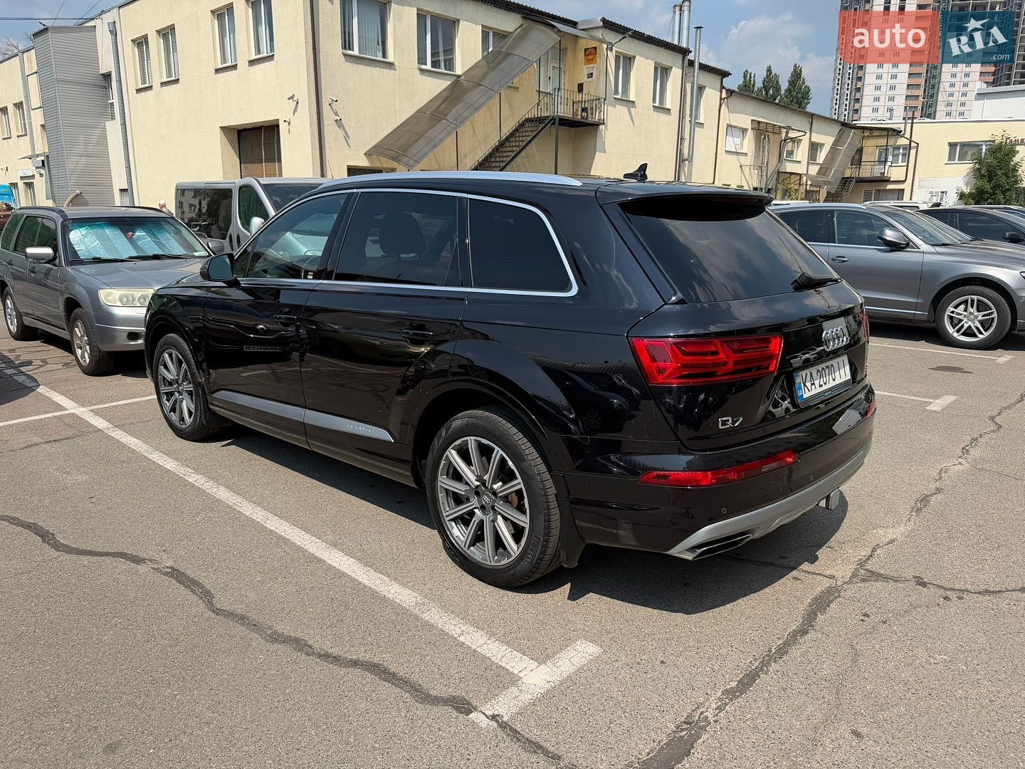 Audi Q7 2017 VIN WA1VAAF79JD017624 фото оголошення 7 з 23