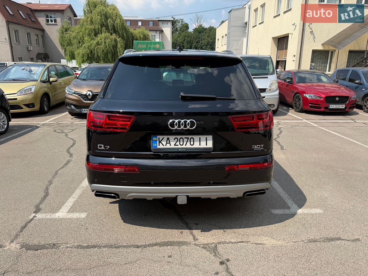 Audi Q7 2017 VIN WA1VAAF79JD017624 фото оголошення 8 з 23