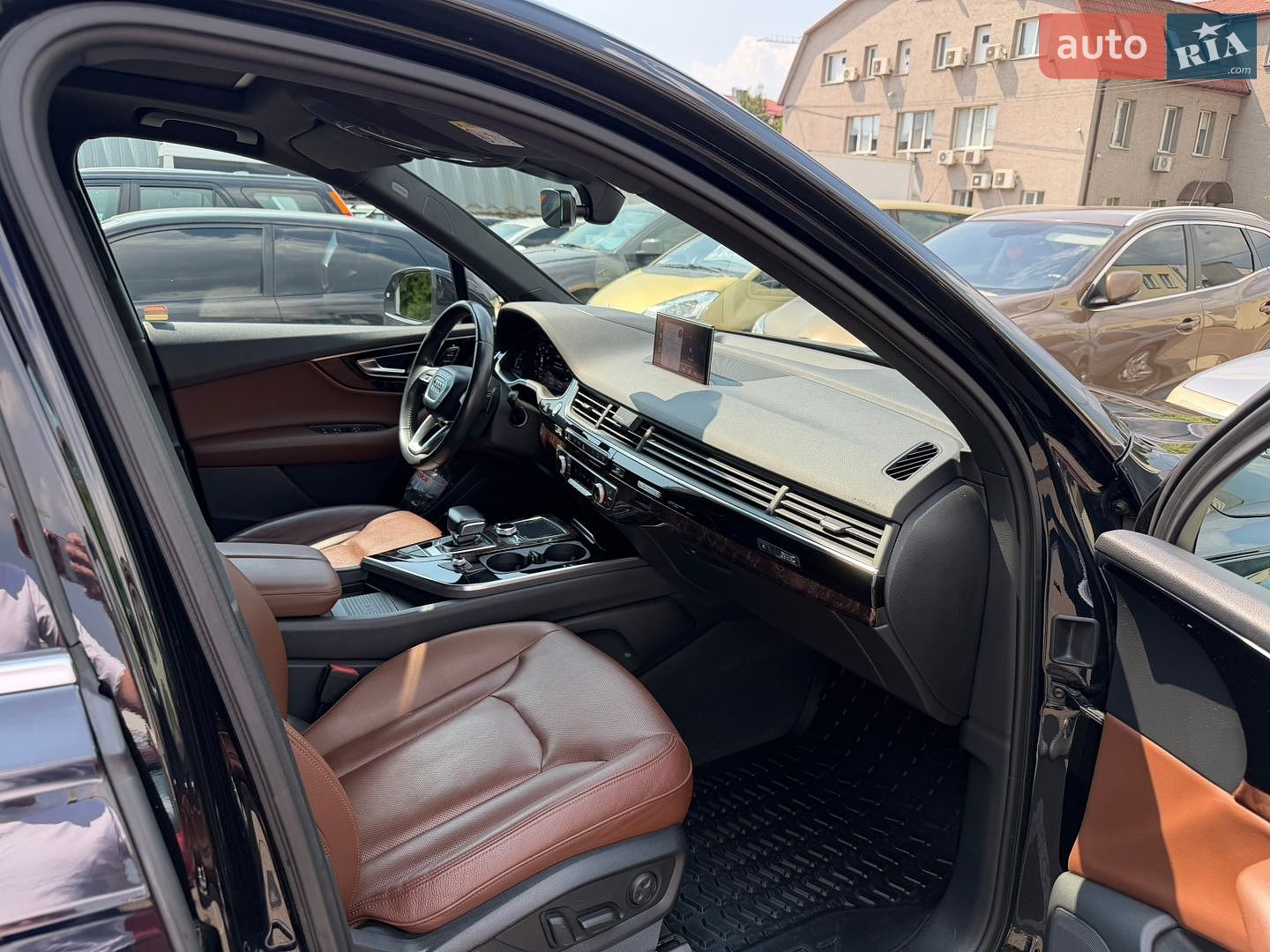 Audi Q7 2017 VIN WA1VAAF79JD017624 фото оголошення 20 з 23