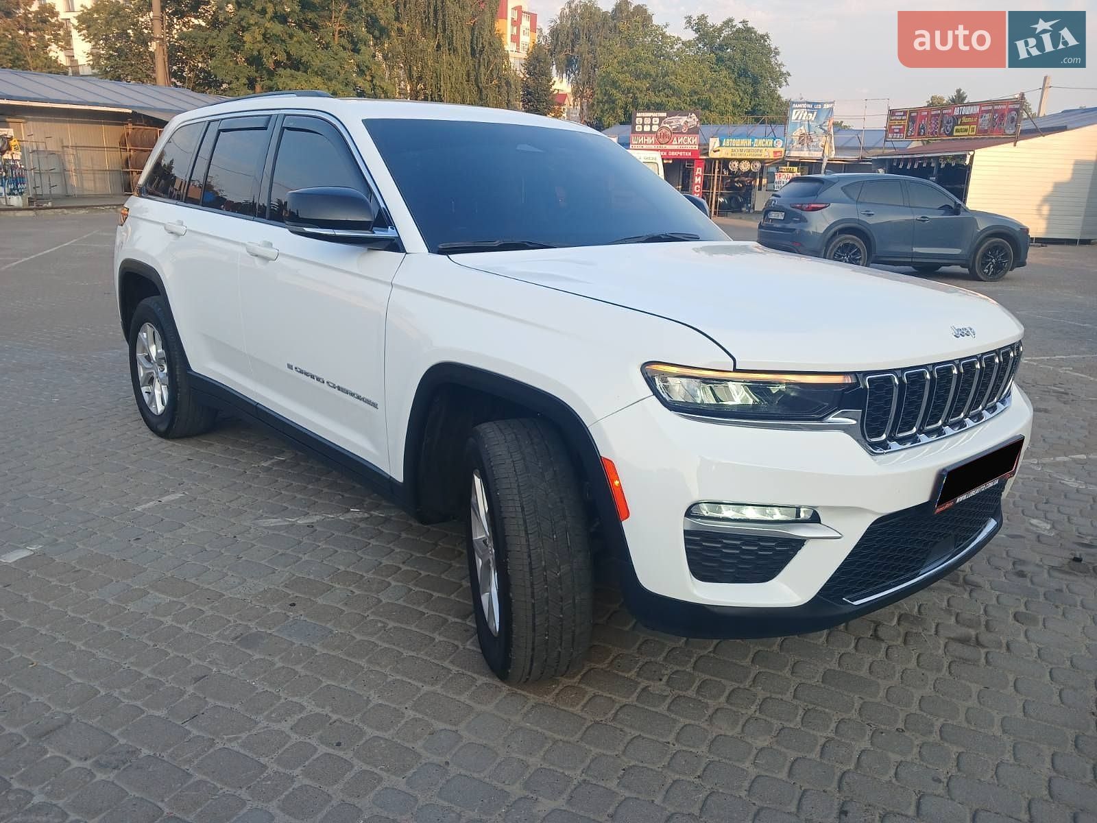 Jeep Grand Cherokee 2023 VIN 1C4RJHBGXPC619954 фото оголошення 5 з 41