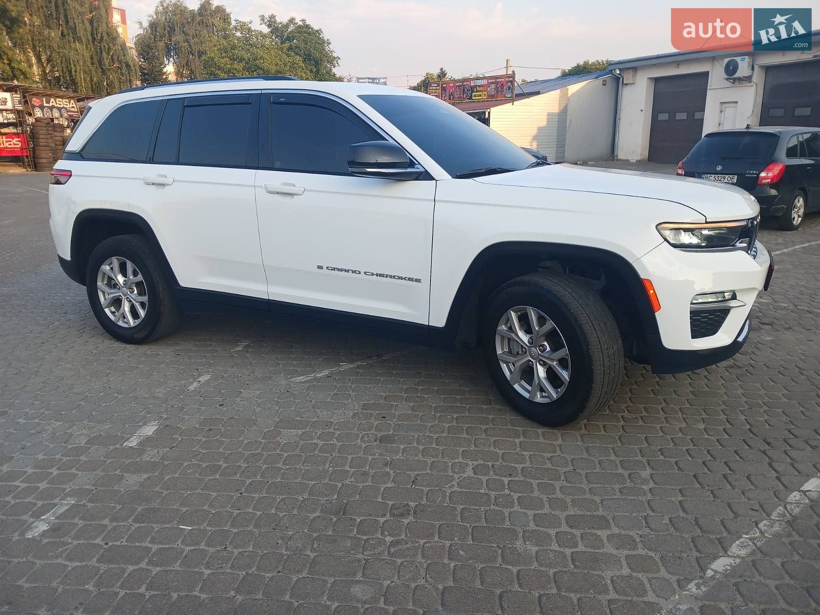 Jeep Grand Cherokee 2023 VIN 1C4RJHBGXPC619954 фото оголошення 6 з 41