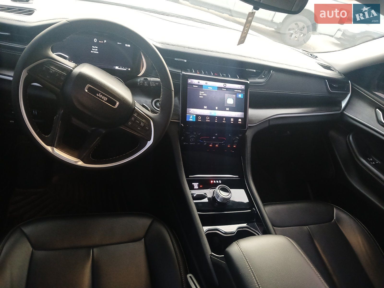 Jeep Grand Cherokee 2023 VIN 1C4RJHBGXPC619954 фото оголошення 25 з 41