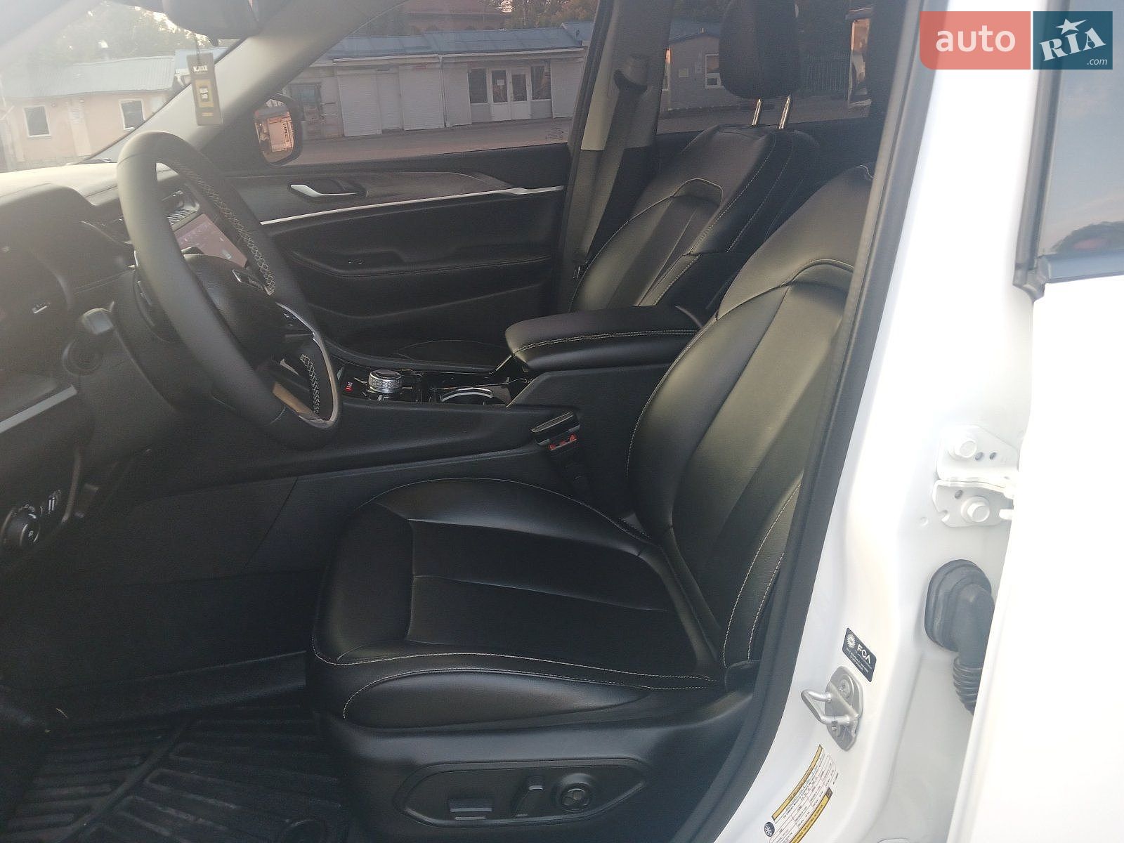 Jeep Grand Cherokee 2023 VIN 1C4RJHBGXPC619954 фото оголошення 23 з 41