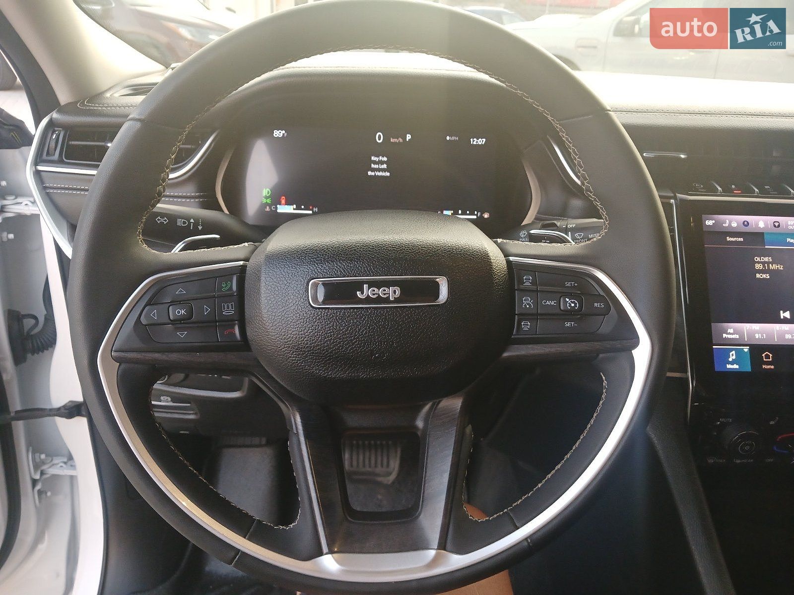 Jeep Grand Cherokee 2023 VIN 1C4RJHBGXPC619954 фото оголошення 29 з 41