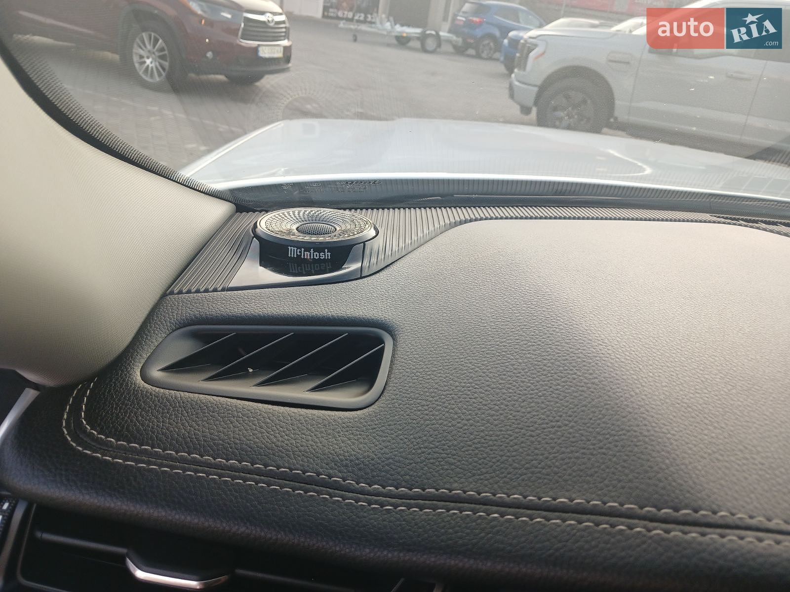 Jeep Grand Cherokee 2023 VIN 1C4RJHBGXPC619954 фото оголошення 30 з 41