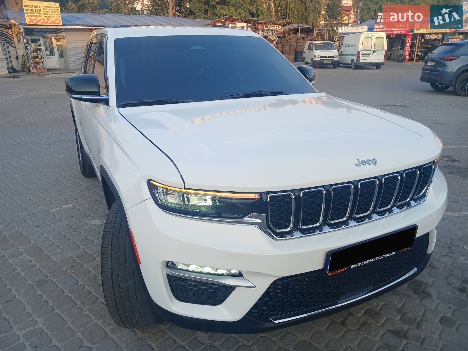Jeep Grand Cherokee 2023 VIN 1C4RJHBGXPC619954 фото оголошення 11 з 41