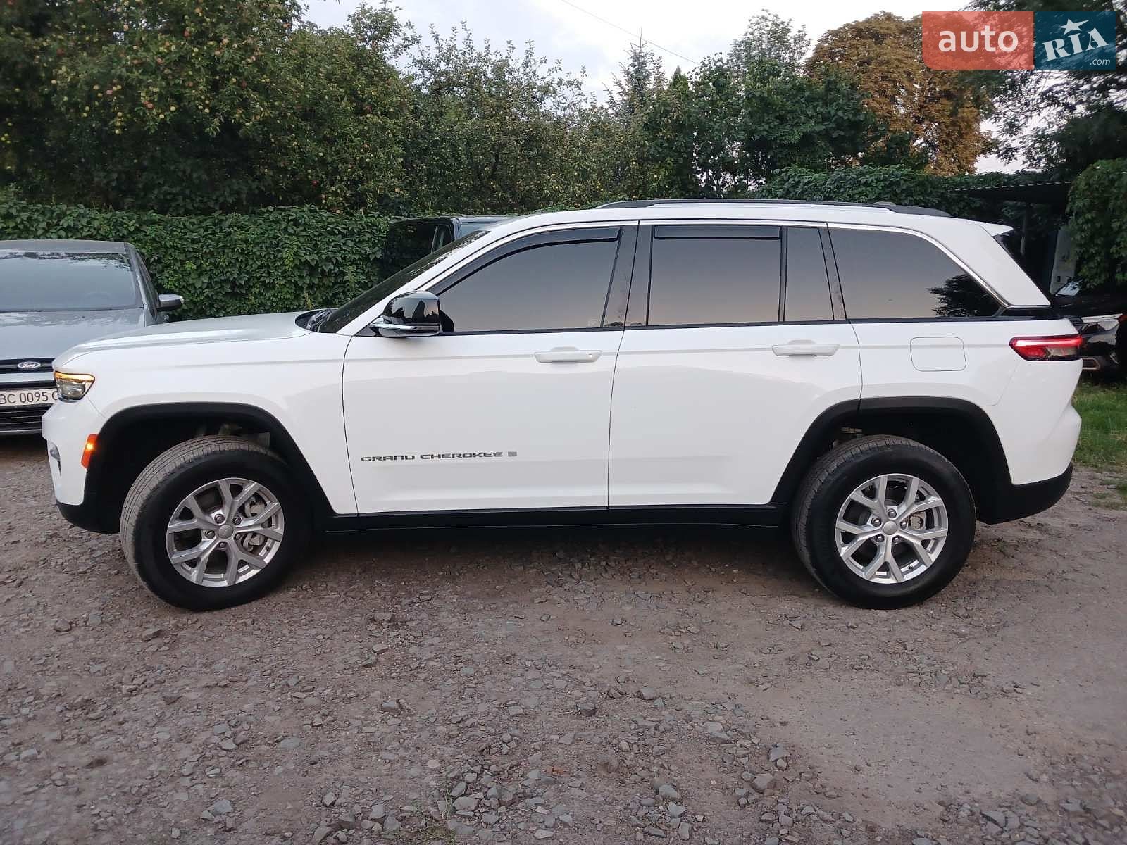 Jeep Grand Cherokee 2023 VIN 1C4RJHBGXPC619954 фото оголошення 18 з 41