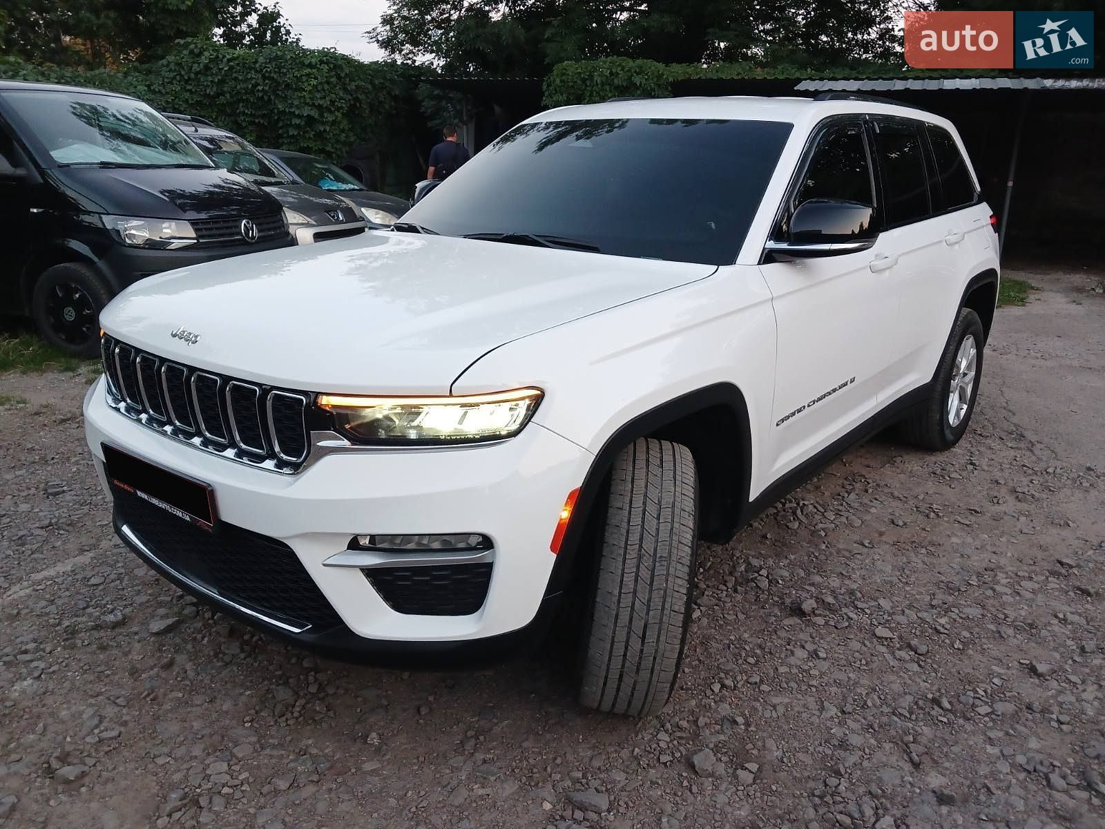 Jeep Grand Cherokee 2023 VIN 1C4RJHBGXPC619954 фото оголошення 17 з 41