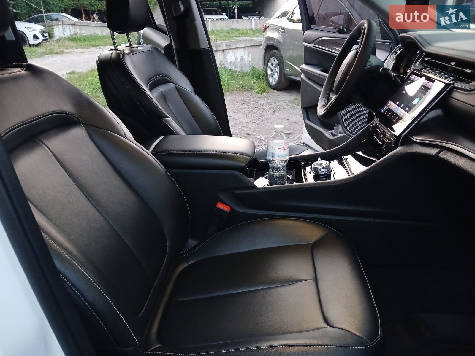 Jeep Grand Cherokee 2023 VIN 1C4RJHBGXPC619954 фото оголошення 33 з 41