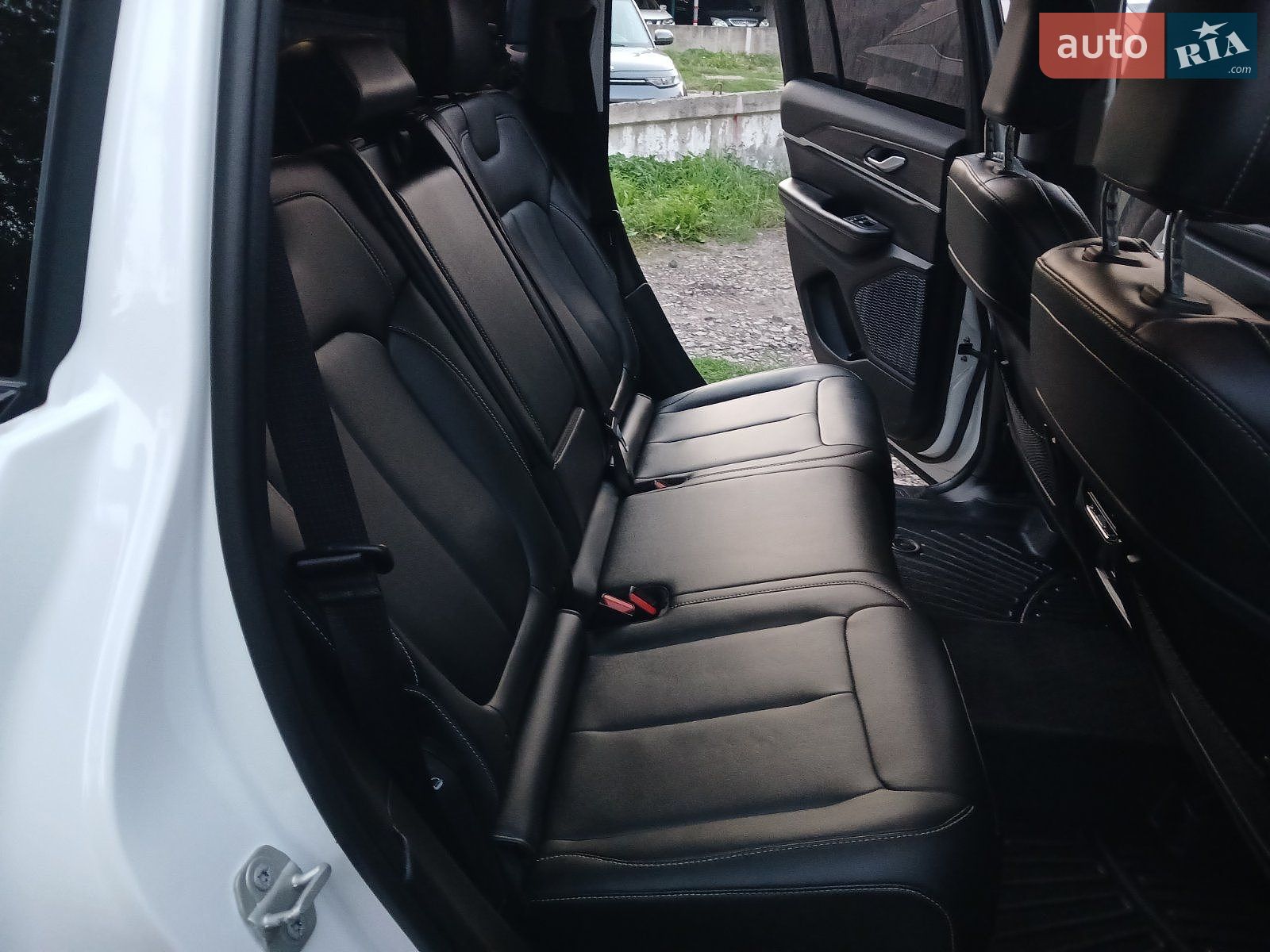 Jeep Grand Cherokee 2023 VIN 1C4RJHBGXPC619954 фото оголошення 38 з 41