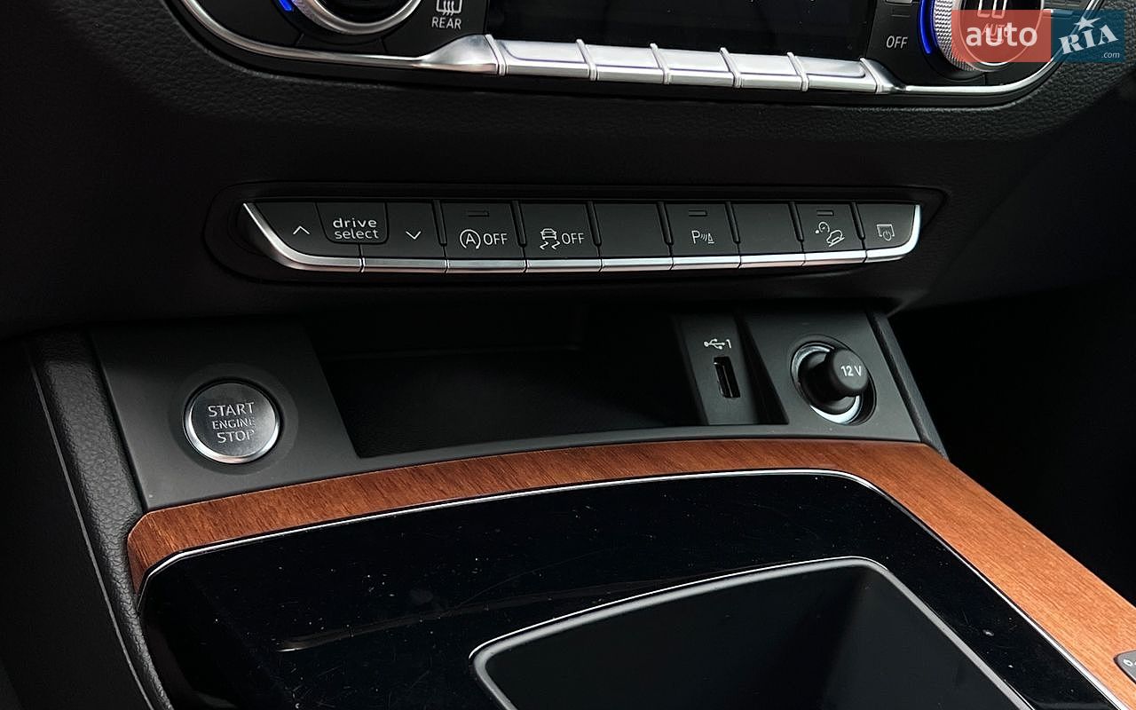 Audi Q5 2021 VIN WA1GAAFYXN2021443 фото оголошення 20 з 27
