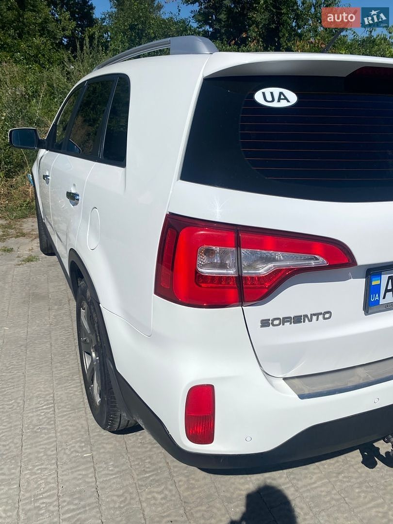 Kia Sorento 2012 VIN KNAKU814DD5363664 фото оголошення 4 з 21