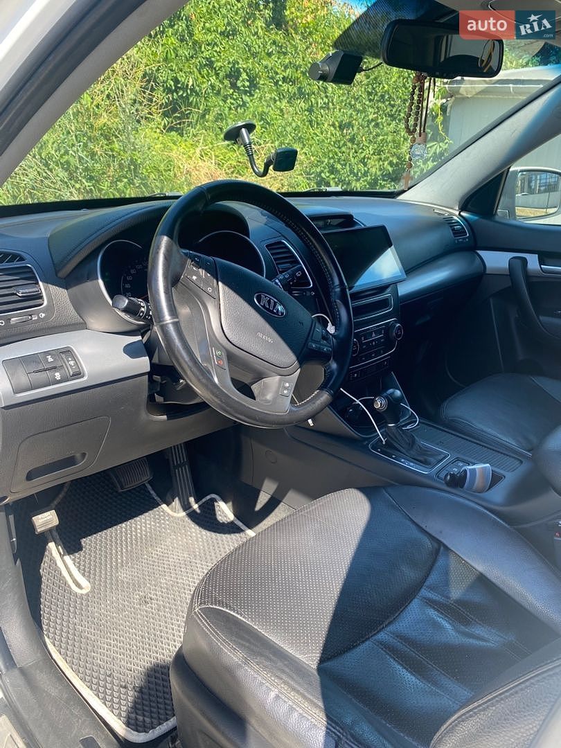 Kia Sorento 2012 VIN KNAKU814DD5363664 фото оголошення 7 з 21
