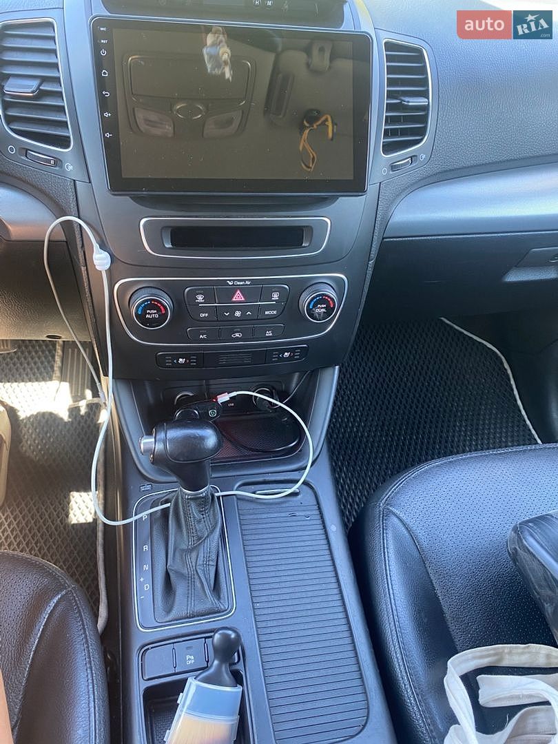 Kia Sorento 2012 VIN KNAKU814DD5363664 фото оголошення 15 з 21