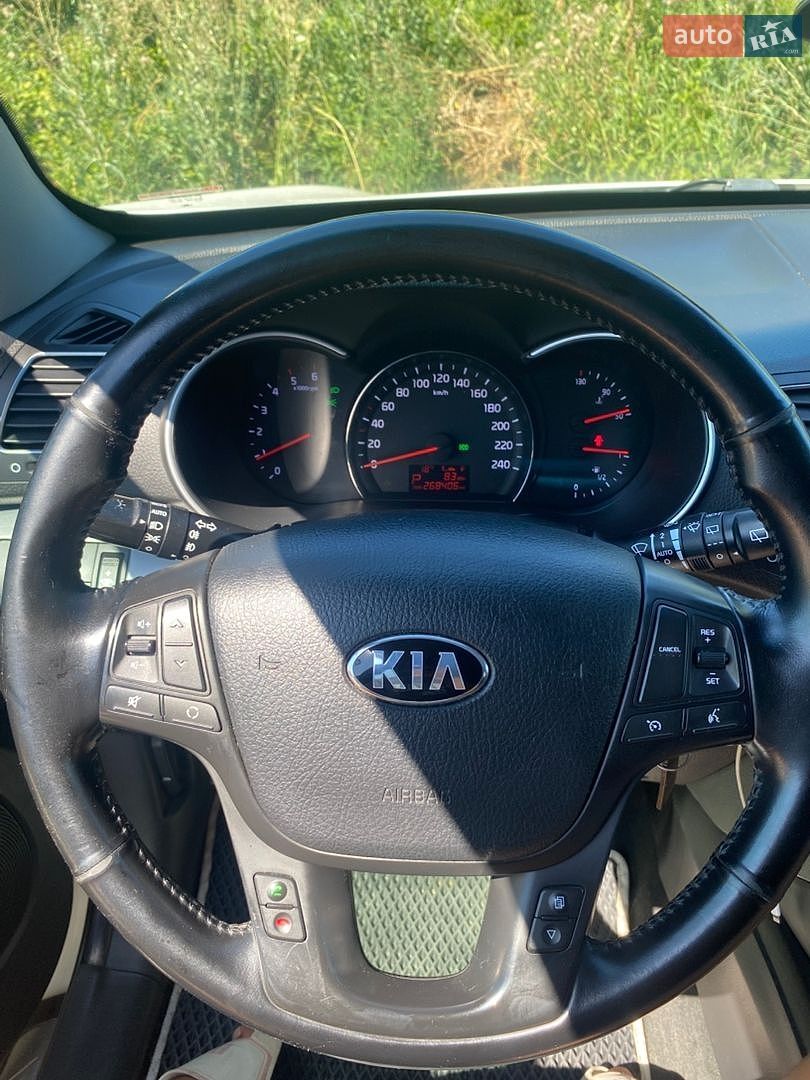Kia Sorento 2012 VIN KNAKU814DD5363664 фото оголошення 17 з 21