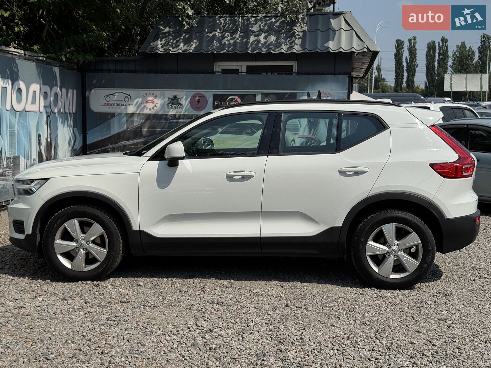 Volvo XC40 2019 VIN YV1XZ72BDK2129808 фото оголошення 5 з 24