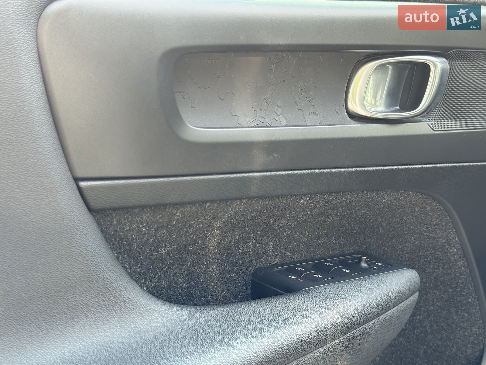 Volvo XC40 2019 VIN YV1XZ72BDK2129808 фото оголошення 12 з 24